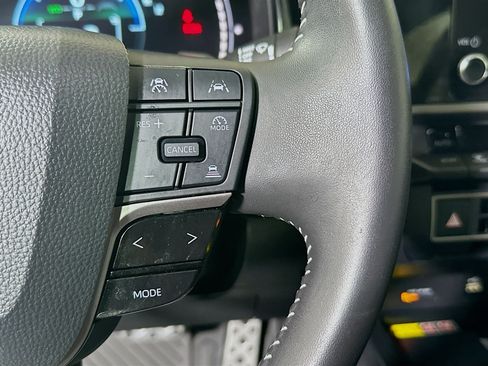 Certified 2025 Toyota Camry SE FWD image 17