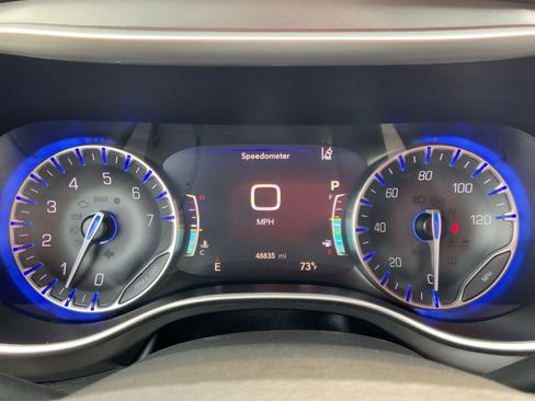 Used 2024 Chrysler Pacifica Touring-L FWD image 15