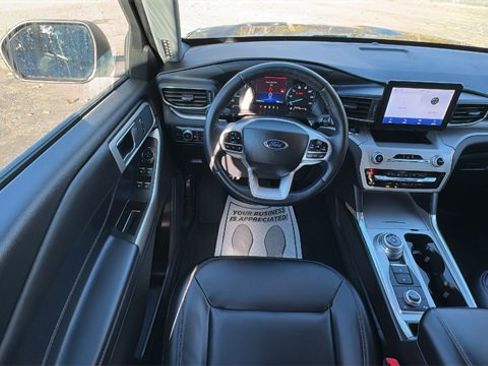 Certified 2022 Ford Explorer XLT w/ Equipment Group 202A image 13
