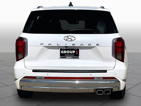 Used 2023 Hyundai Palisade Calligraphy FWD image 5