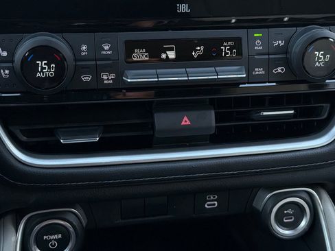 Used 2024 Toyota Grand Highlander Limited image 30