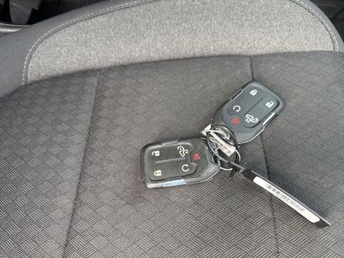 Used 2021 Chevrolet Silverado 1500 LT w/ Bed Protection Package image 6