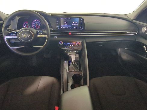 Used 2022 Hyundai Elantra SEL FWD image 15