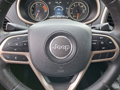 Used 2017 Jeep Cherokee Limited image 21