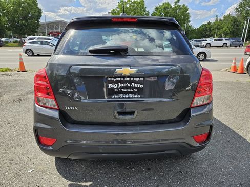 Used 2019 Chevrolet Trax LS FWD image 4