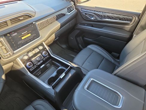 Certified 2024 GMC Yukon Denali image 13