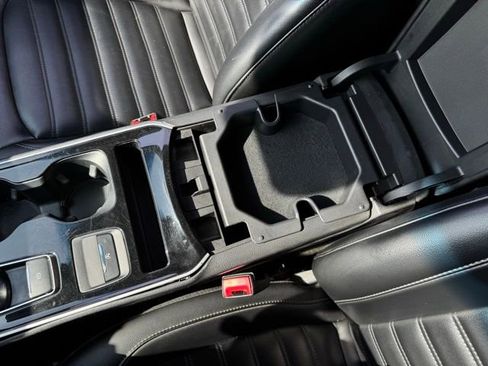 Used 2020 Ford Edge SEL image 20