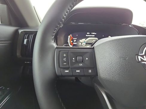 New 2026 Nissan Pathfinder Platinum AWD/4WD image 11