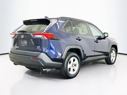 Used 2021 Toyota RAV4 XLE AWD/4WD image 9