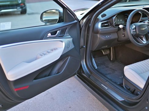 Used 2025 Genesis G70 2.5T w/ Sport Prestige Package RWD image 6