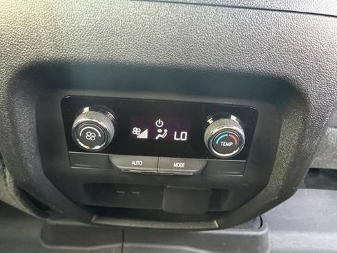 Used 2024 Chevrolet Traverse LT w/ LPO, Floor Liner Package FWD image 34