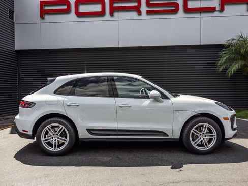 Certified 2023 Porsche Macan AWD/4WD image 10