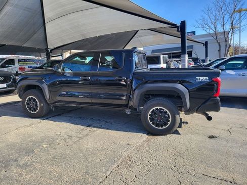 Used 2025 Toyota Tacoma TRD Off-Road image 9