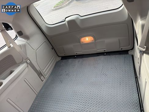 Used 2013 Dodge Grand Caravan SXT image 4