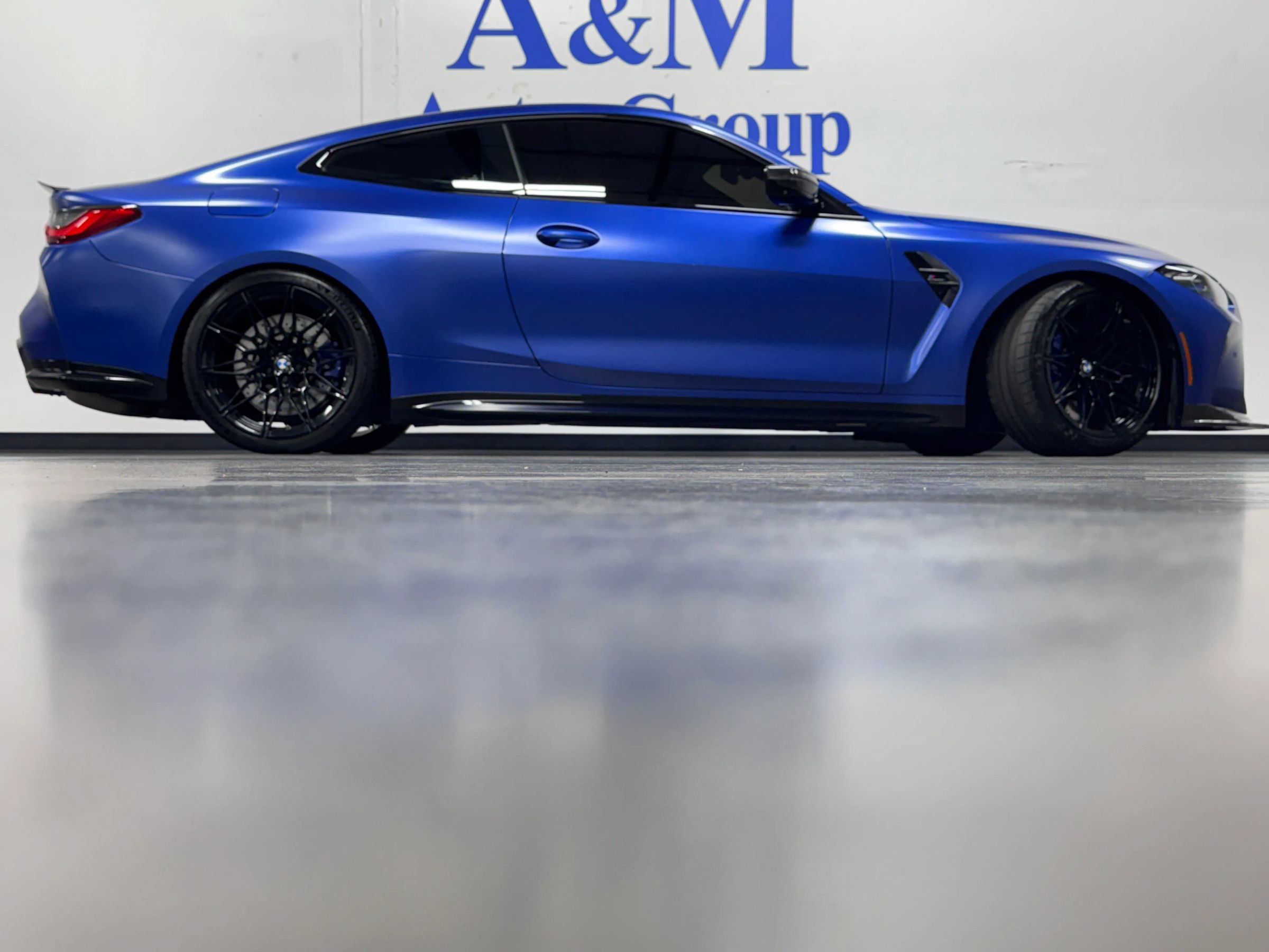 Used 2021 BMW M4 Competition w/ M Carbon Exterior Package RWD image 4