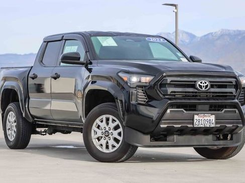 Used 2024 Toyota Tacoma SR image 2