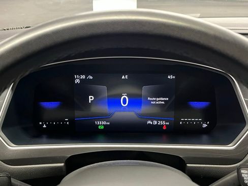 Used 2024 Volkswagen Tiguan SE R-Line image 23