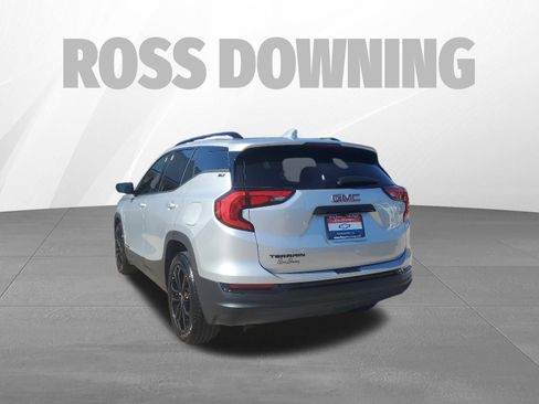 Used 2020 GMC Terrain SLT w/ Elevation Edition image 6