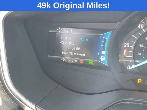 Used 2020 Ford Fusion SE FWD image 15