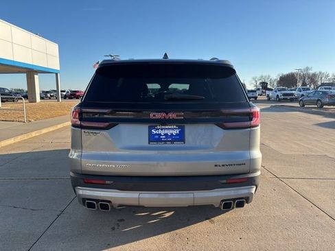 Used 2025 GMC Acadia Elevation image 8