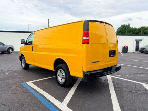 Used 2020 Chevrolet Express 2500 RWD image 5