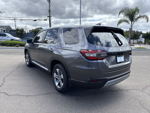 Certified 2024 Honda Pilot EX-L image 3