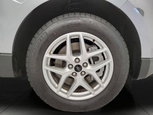 Used 2024 Ford Edge SEL w/ Convenience Package image 3