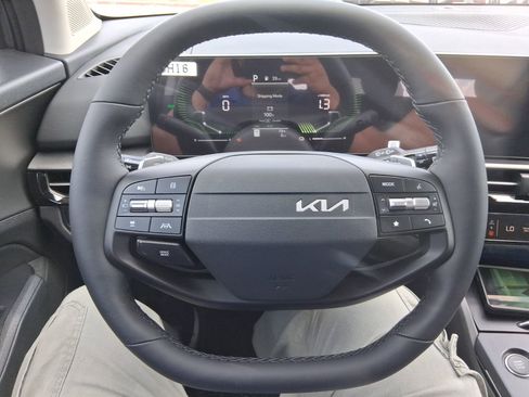 New 2026 Kia Sportage LX FWD image 8