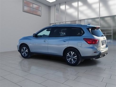 Certified 2020 Nissan Pathfinder SL image 6