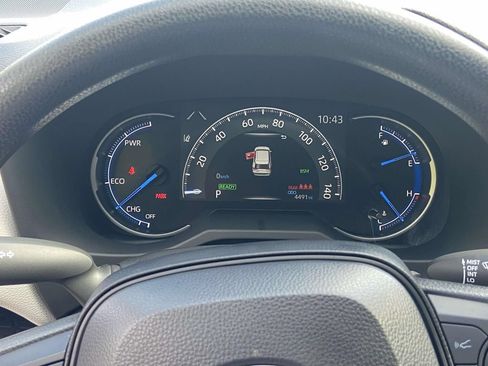 Used 2025 Toyota RAV4 XLE AWD/4WD image 34