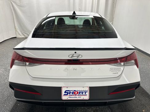 New 2025 Hyundai Elantra SEL image 5