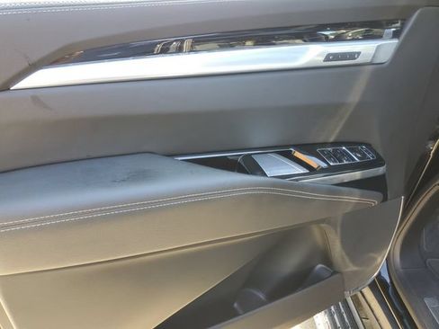 Used 2025 Cadillac Escalade Sport AWD/4WD image 21