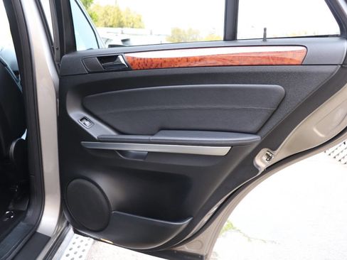 Used 2009 Mercedes-Benz ML 320 BlueTEC 4MATIC image 43