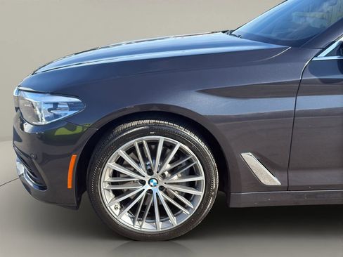 Used 2018 BMW 530i xDrive image 21