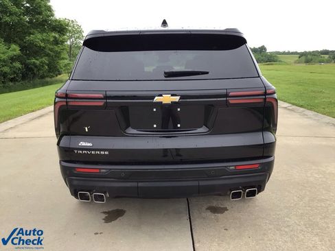 Used 2024 Chevrolet Traverse LS image 5