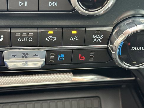 New 2025 Ford F150 Lariat w/ Equipment Group 502A High image 26