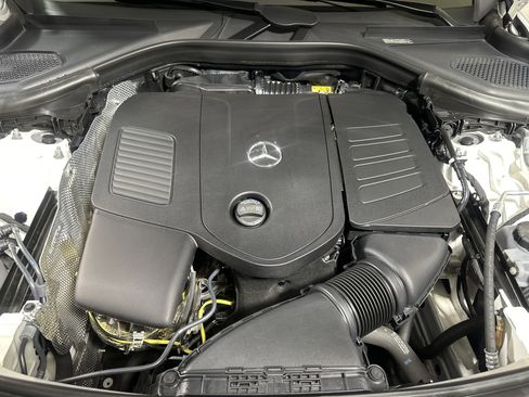 Used 2025 Mercedes-Benz GLC 300 4MATIC image 25
