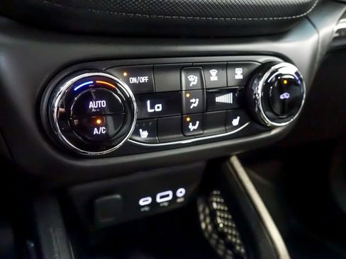 Used 2022 Chevrolet TrailBlazer LT w/ Convenience Package AWD/4WD image 23