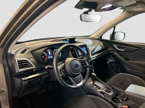 Used 2023 Subaru Forester Premium w/ Popular Package #2 image 9