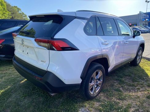 Used 2024 Toyota RAV4 XLE FWD image 5