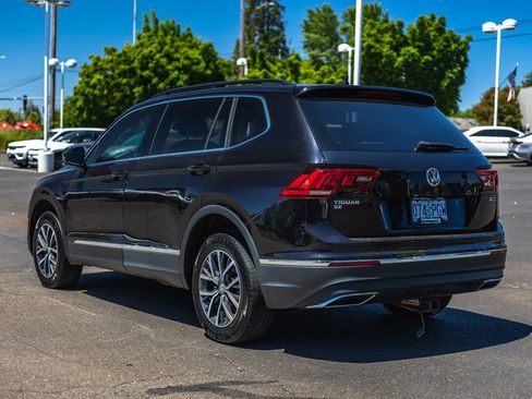 Used 2020 Volkswagen Tiguan SE AWD/4WD image 9