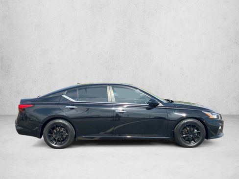 Used 2019 Nissan Altima 2.5 S FWD image 4