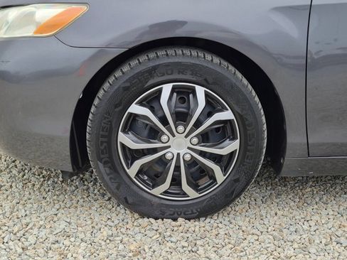 Used 2009 Toyota Camry LE FWD image 23