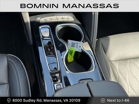 Used 2022 Buick Envision Avenir w/ Technology Package II image 21