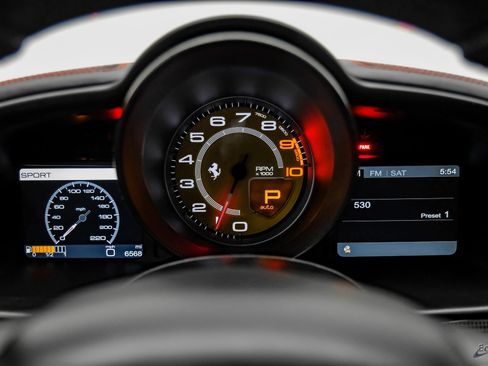 Used 2015 Ferrari 458 Italia Coupe RWD image 85