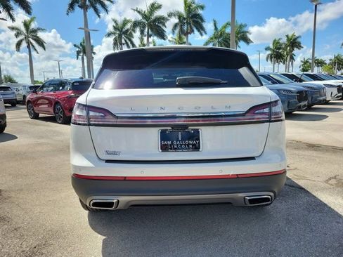 Certified 2023 Lincoln Nautilus Reserve AWD/4WD image 5