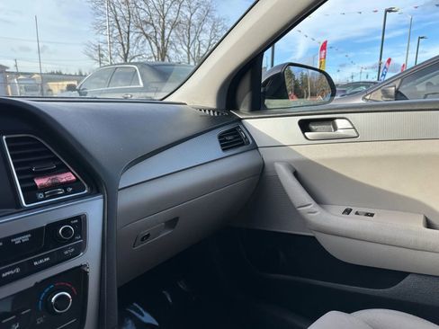Used 2016 Hyundai Sonata SE w/ Cargo Package image 14
