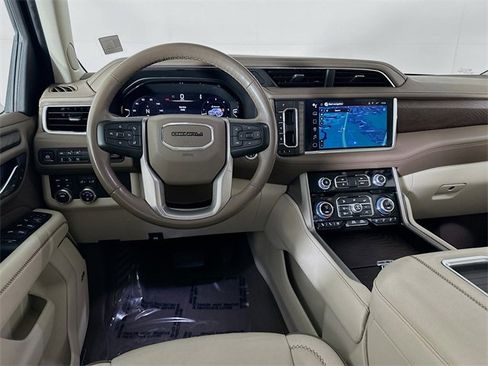 Used 2023 GMC Yukon XL Denali image 23