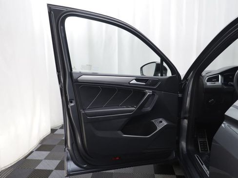 Certified 2023 Volkswagen Tiguan SE R-Line FWD image 4