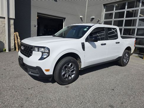 Used 2025 Ford Maverick XLT w/ Equipment Group 301A AWD/4WD image 7